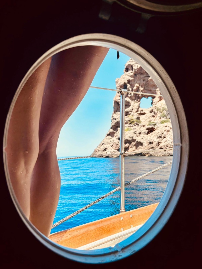 48C27F68-F118-48AB-AF84-295B67729378_1_105_c