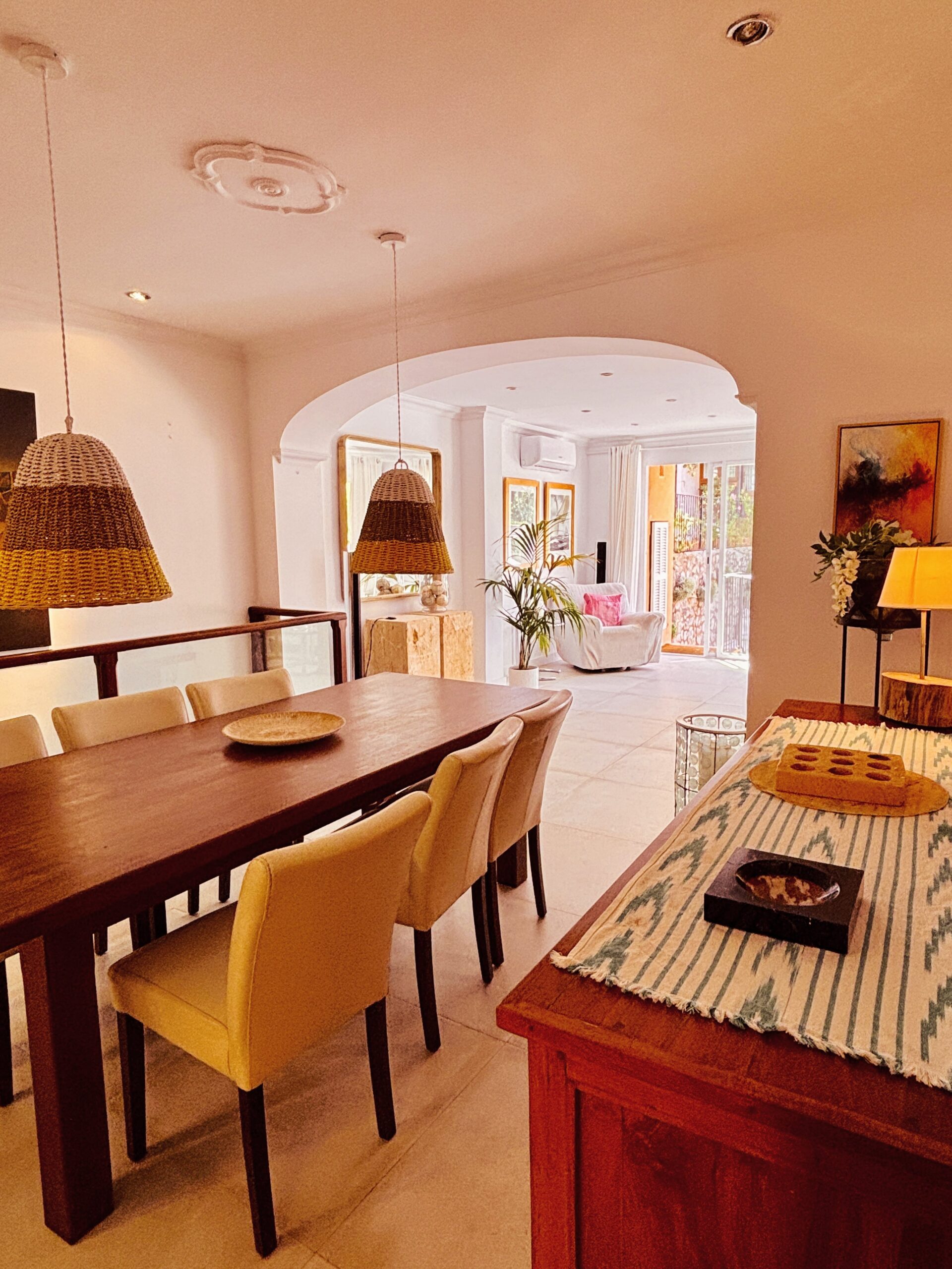 E2B1DBB5-EE32-4455-8194-03F0C684B780-min (1)