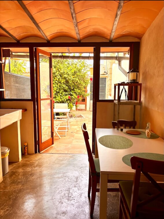 1F856C38-7B20-45A8-A819-431867943AFA