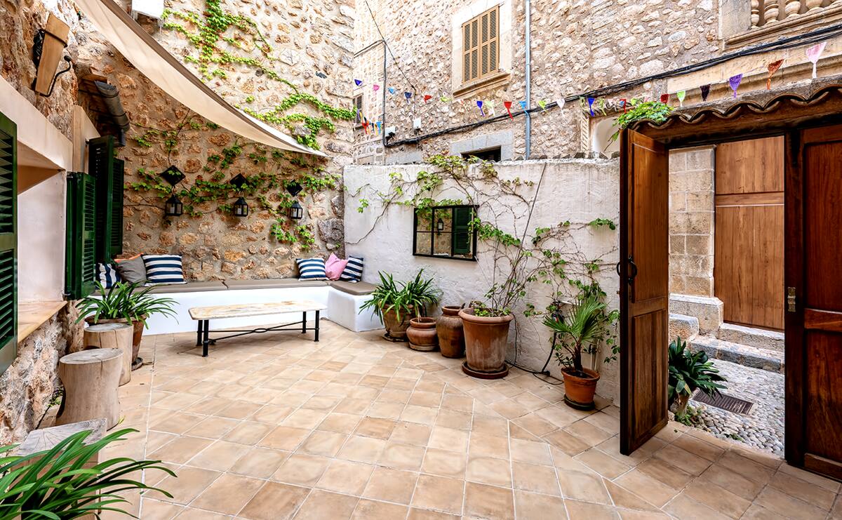 d372a7fc-a19b-42fd-bc9e-75b1186df68e